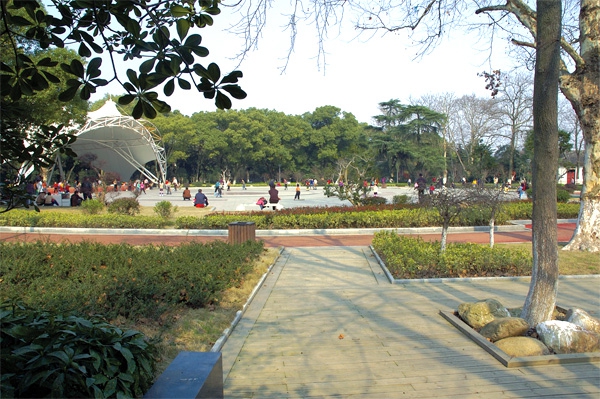 南昌人民公园汇演广场 南昌人民公园汇演广场