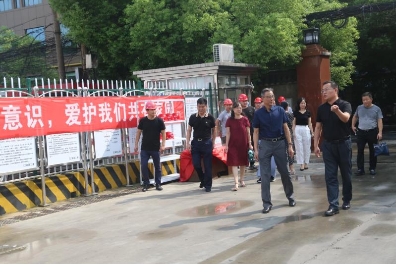 南旅集团李明等领导赴我司工地送清凉 南旅集团李明等领导赴我司工地送清凉