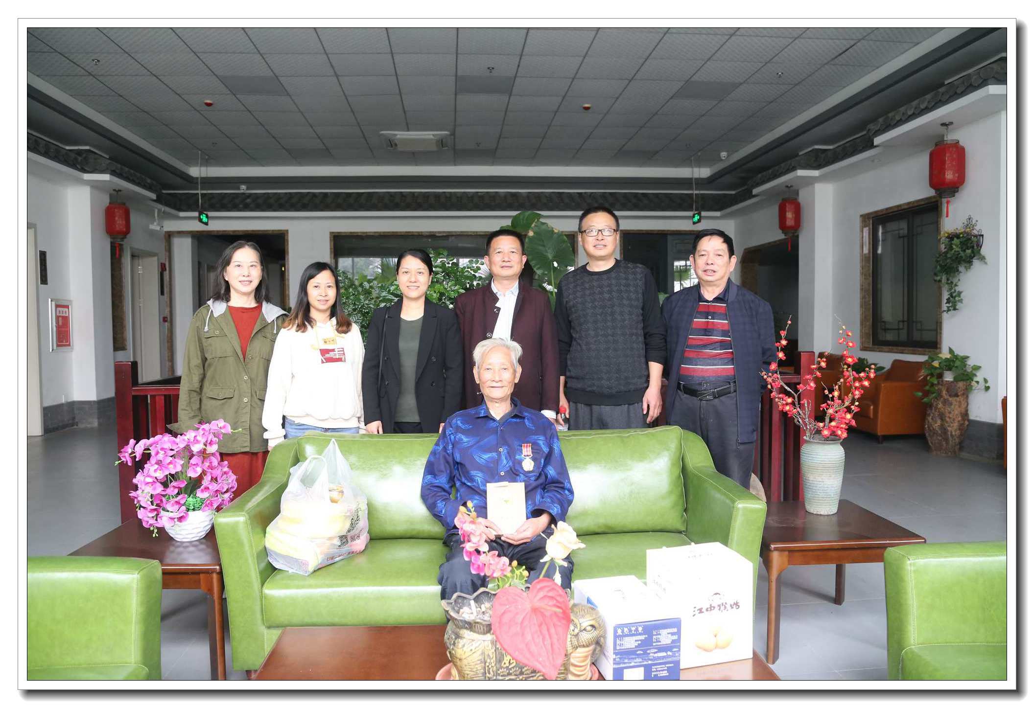 公司领导看望抗美援朝老同志 公司领导看望抗美援朝老同志